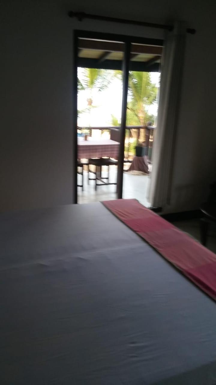 Thiranagama Beach Hotel Hikkaduwa Eksteriør bilde